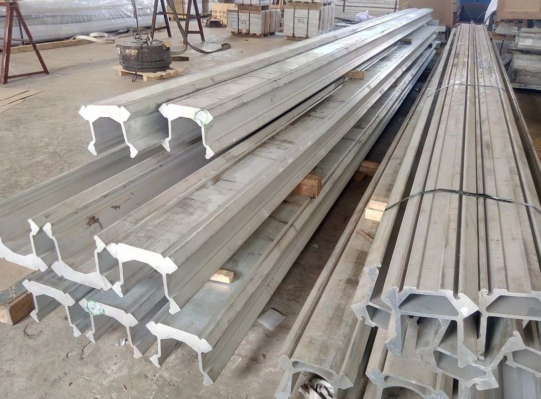 T Vorm 4.2M Aluminium Uitgedreven Profielen 2,71 G/Cc Dichtheid Met hoge weerstand